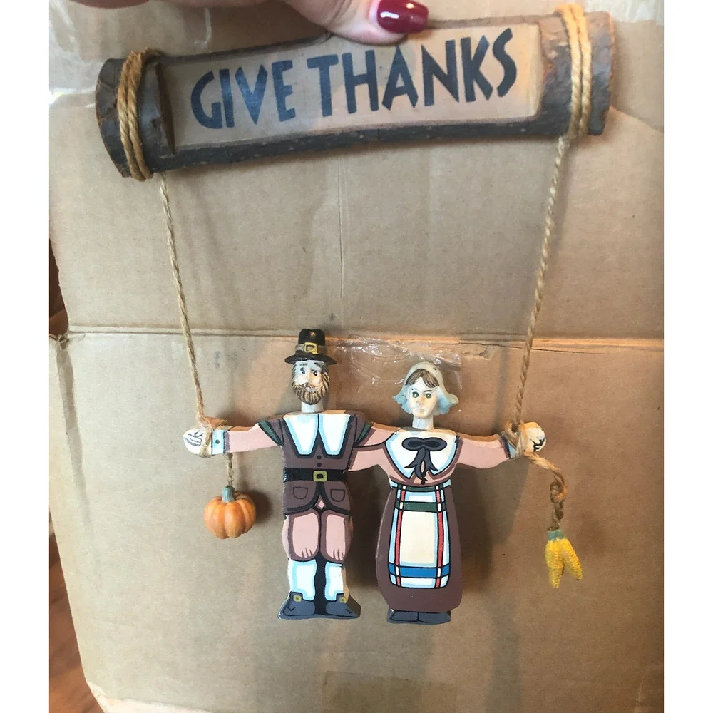 Terry's Village Thanksgiving Give Thanks‎ Holiday Hanging Sign Pilgrim American